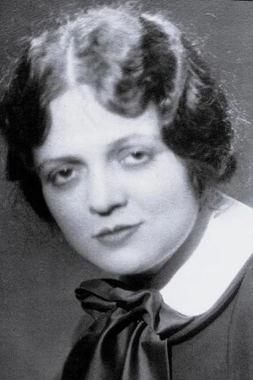 Elaine Ivans interpretando a Georgette