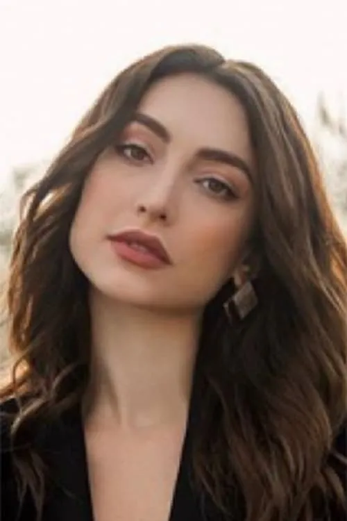 Elena Pieridou — personaje: Nazile