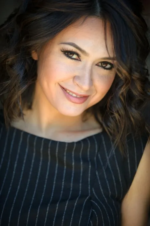 Eleonora D'Urso interpretando a Chiara, figlia di Nicola