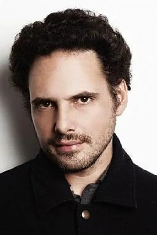 Elie Wajeman interpretando a Man at Gate