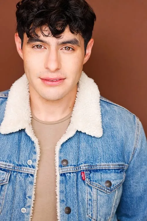 Esther Moon ha trabajado con Elijah Olachea en 1 ocasiones