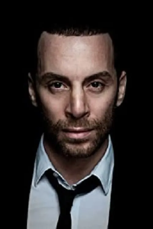 Gordon Milne ha trabajado con Elio Lo Tauro en 1 ocasiones