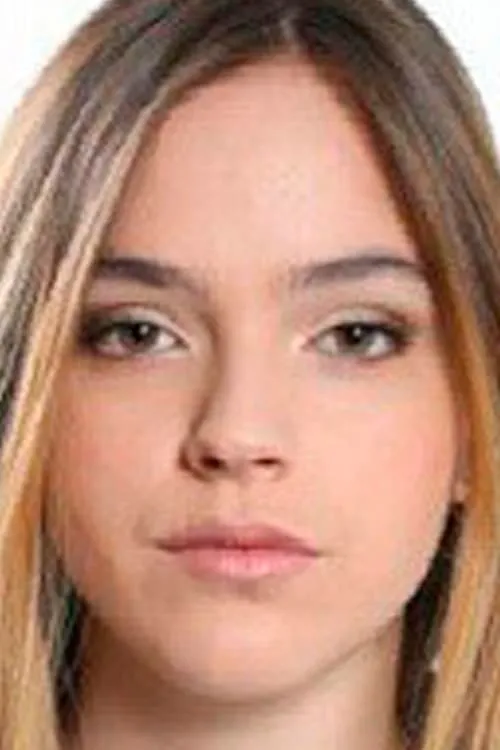 Elisa Drabben interpretando a Sara