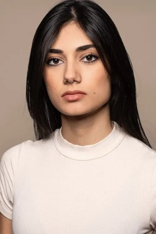 Elisa Ezzedine — personaje: Sarah Castaing - 15 ans