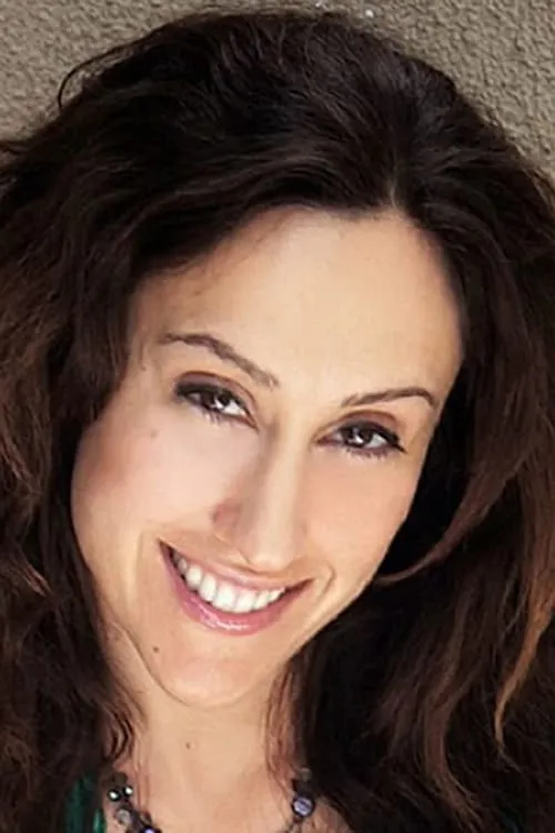 Elizabeth Beckwith interpretando a Perky Woman in Elevator