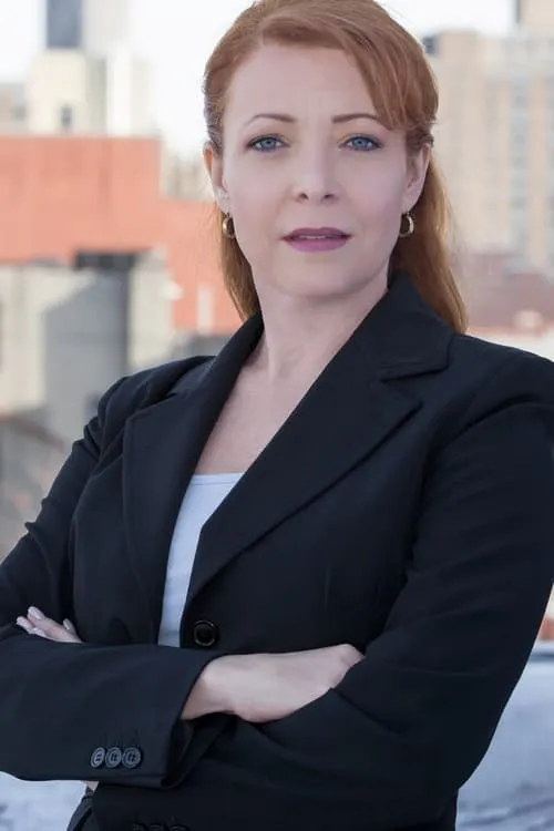 Elizabeth Canavan interpretando a Detective O'Connor