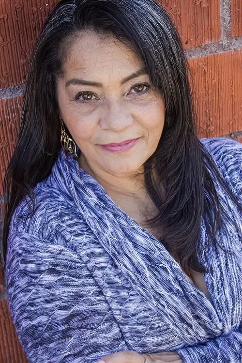 Elizabeth Lamboy-Wilson interpretando a Martha