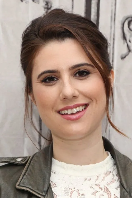 Elizabeth Shapiro interpretando a Snickers