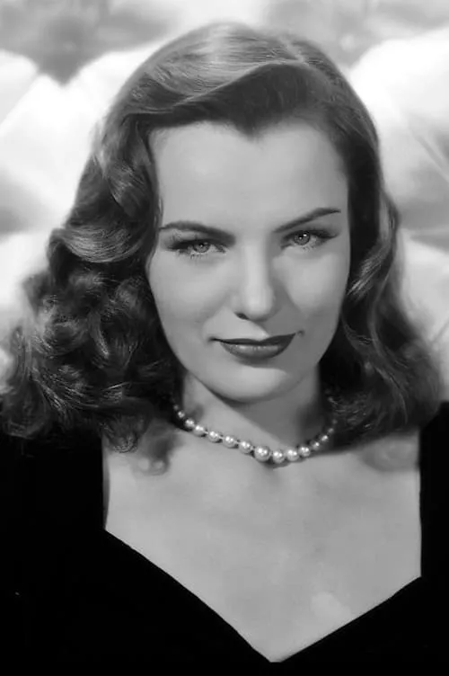 Ella Raines interpretando a Louise Ryan