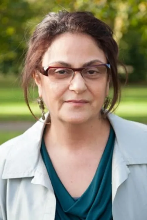 Ella Shohat interpretando a Self