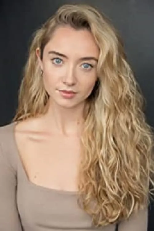 Ella Starbuck interpretando a Connie