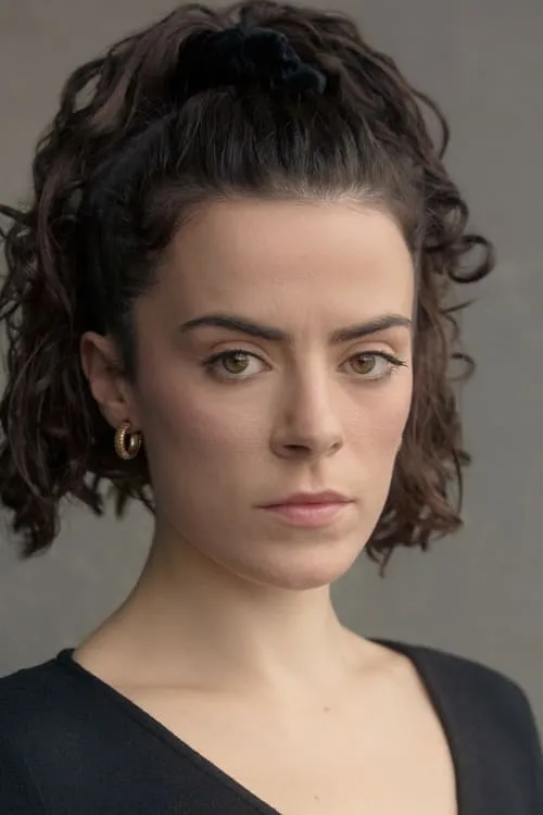 Tony MacDonald ha trabajado con Elle O'Hara en 1 ocasiones