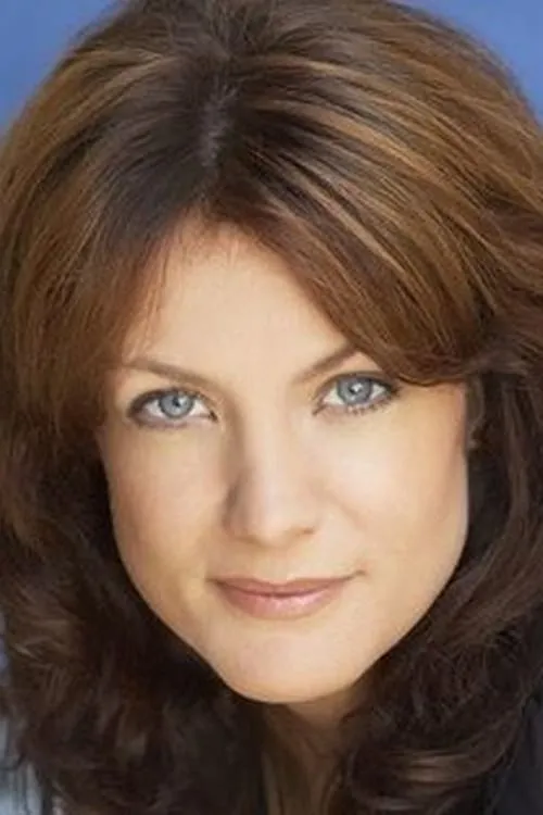 Ellie Archer interpretando a Aunt