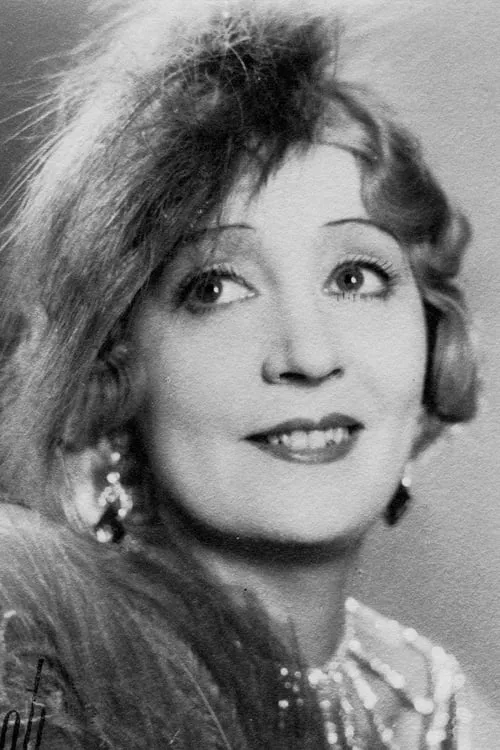 Elna Gistedt interpretando a Miss Larsson