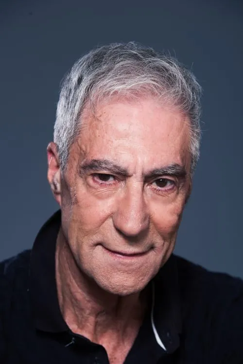 Eloy Monteiro interpretando a Fernando