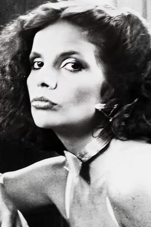 Elvira Romei interpretando a 