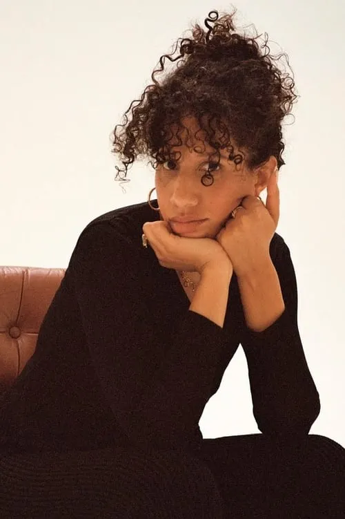 Elvire Duvelle-Charles interpretando a Self - Feminist Activist