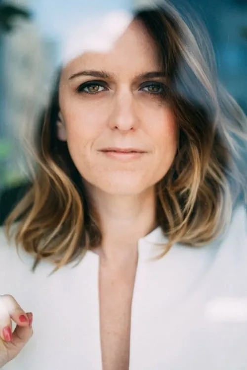 Thiago Pethit ha trabajado con Emannuelle Junqueira en 1 ocasiones