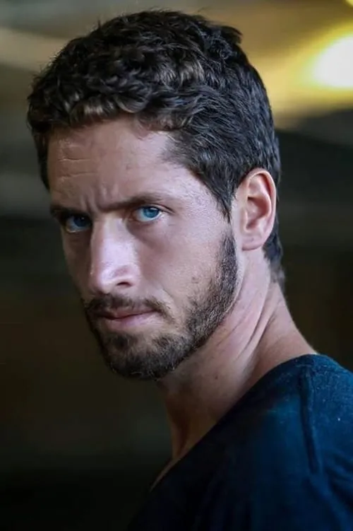 Russell Reynolds ha trabajado con Emilien De Falco en 1 ocasiones