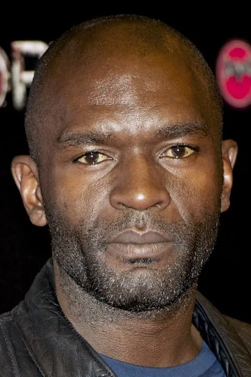 Manolo Kabezabolo ha trabajado con Emilio Buale en 1 ocasiones