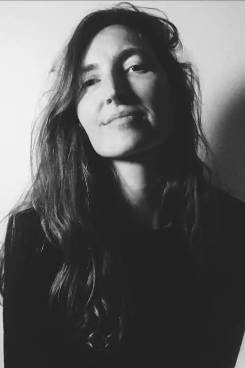 Theresa Wayman ha trabajado con Emily Kokal en 1 ocasiones