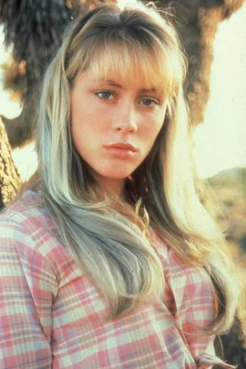 Emily Longstreth interpretando a Carol