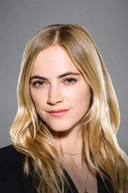 Emily Wickersham interpretando a Kate