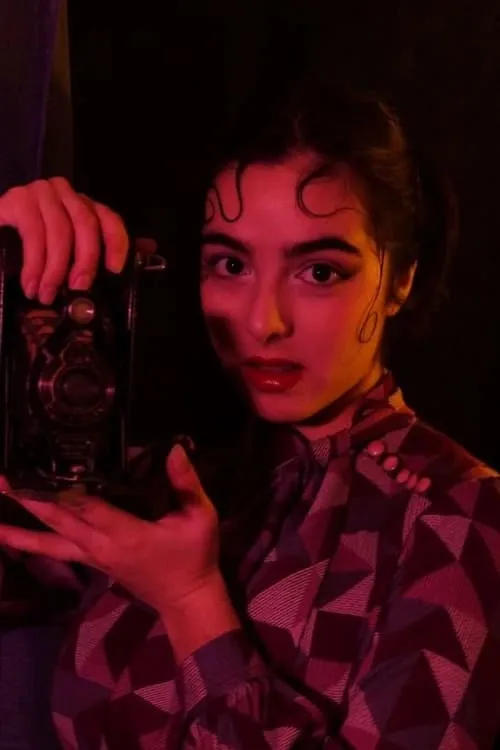 Laura Gratias ha trabajado con Emma Delaveau en 1 ocasiones