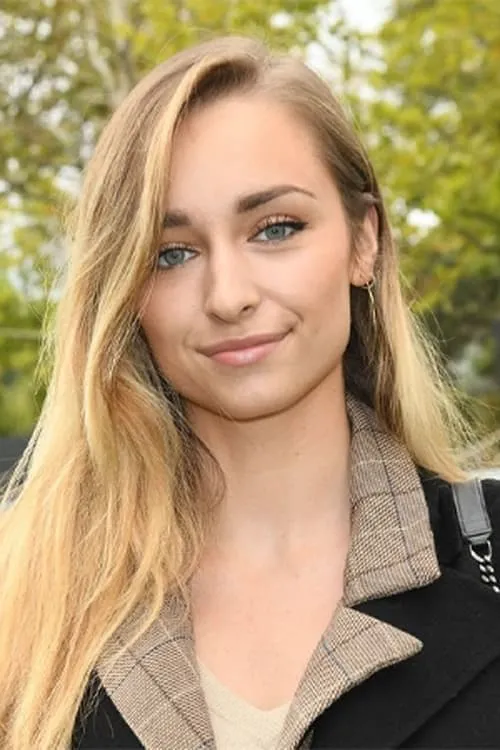 Eunice Olumide ha trabajado con Emma Smet en 1 ocasiones