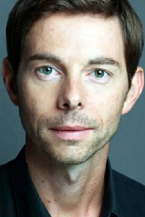 Emmanuel Suarez interpretando a Romain