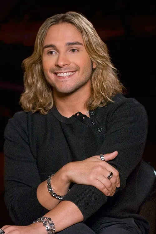 Ender Thomas interpretando a