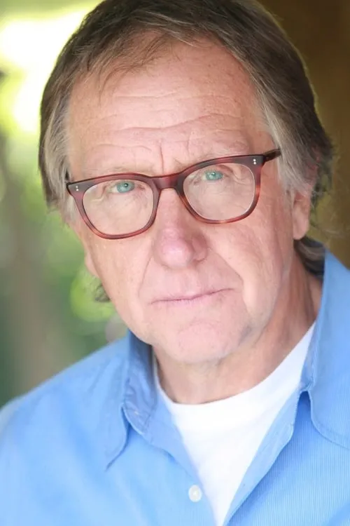 Enn Reitel interpretando a Liam