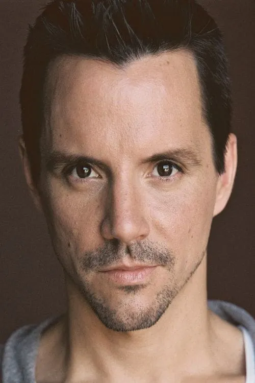 Phillip Bloch ha trabajado con Enrique Sapene en 1 ocasiones