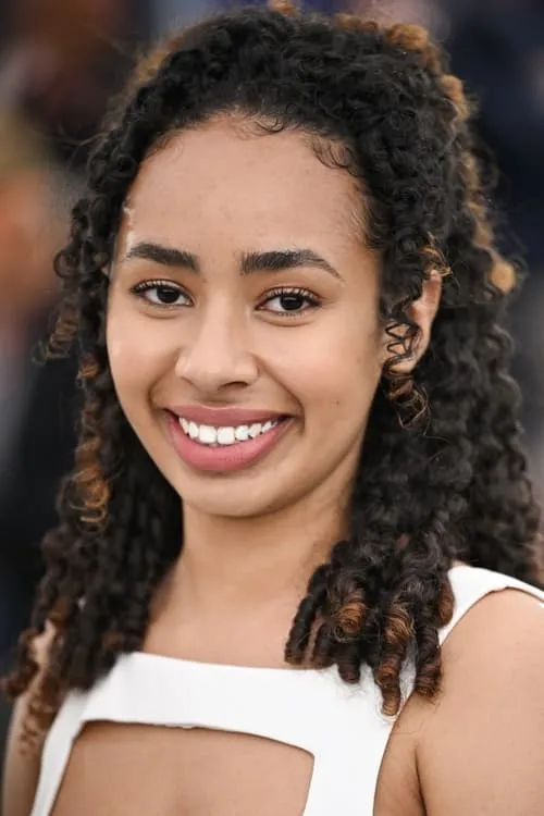 Mia McKenna-Bruce ha trabajado con Enva Lewis en 1 ocasiones