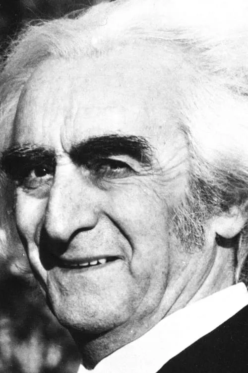 Enzo Maggio interpretando a Felice