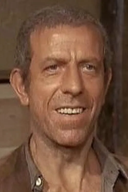 Enzo Tarascio interpretando a Il Consigliere