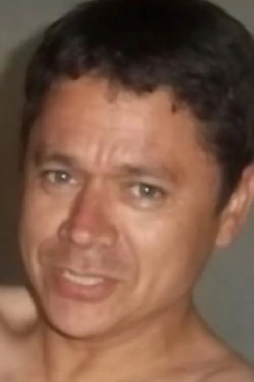 Erasmo Olivera interpretando a Empleado morgue