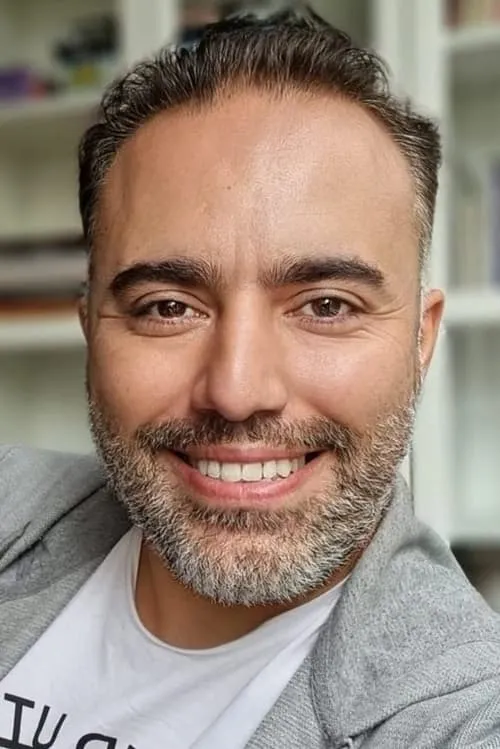 Eren Sunay en su biografía y filmografía