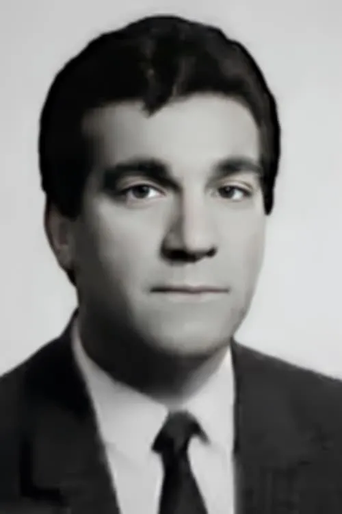 Ergül Buharalı interpretando a