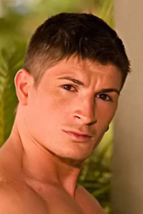 Luke Garrett ha trabajado con Eric Valentin en 3 ocasiones