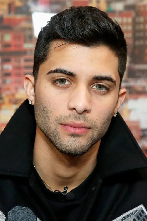 Erick Brian Colón — personaje: Darío