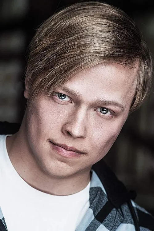 Josh Madryga ha trabajado con Erik Junnola en 1 ocasiones