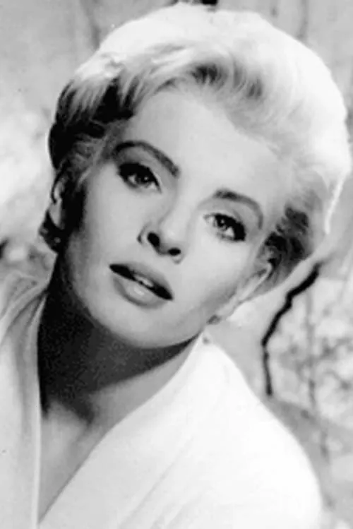 Erika Peters interpretando a Elenka