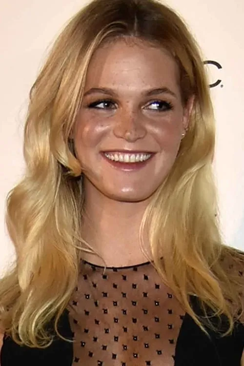 Erin Heatherton interpretando a Self (archive footage)