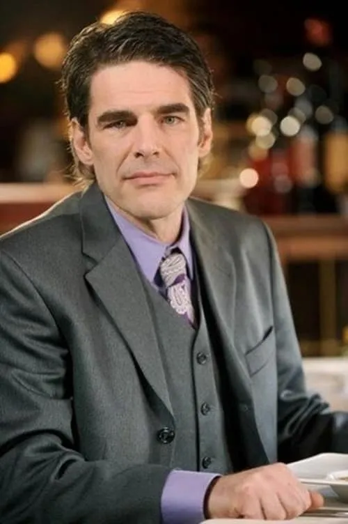 Ernst Löw interpretando a 