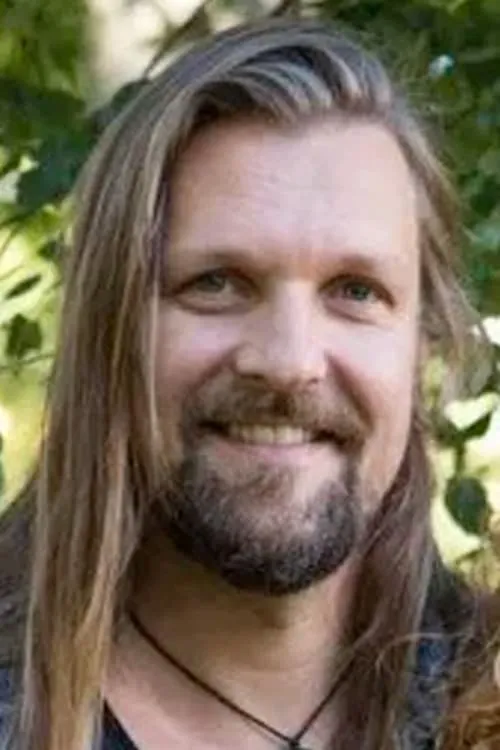 Pasi Koskinen ha trabajado con Esa Holopainen en 1 ocasiones