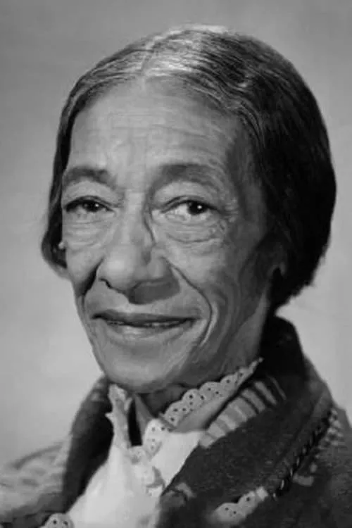 Estelle Hemsley interpretando a Grandmother Martin