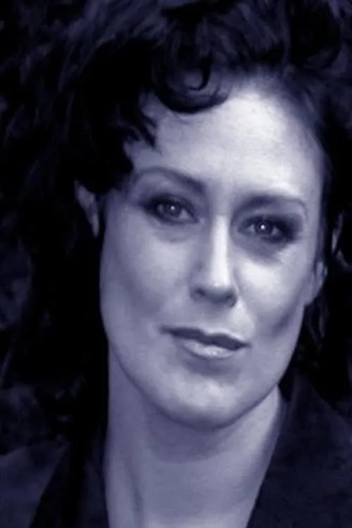 Esther Eva Verkaaik interpretando a Renee