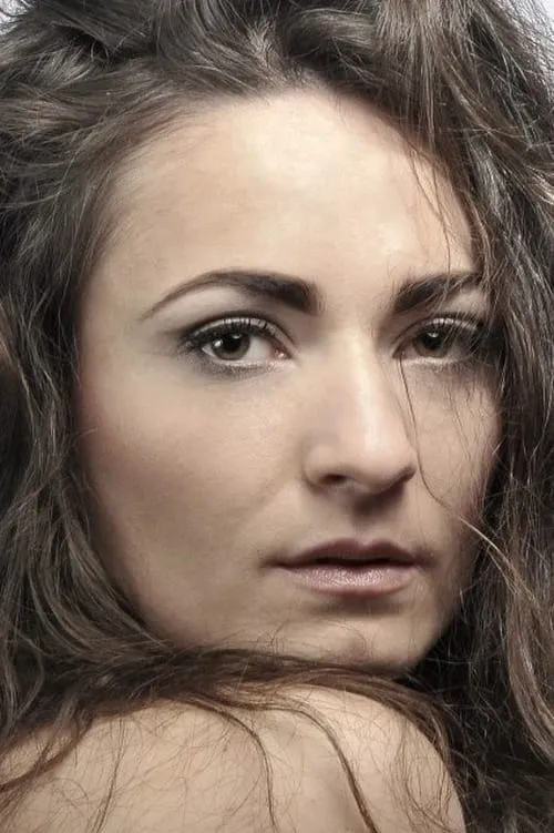 Amol Deshmukh ha trabajado con Esztella Levkó en 1 ocasiones