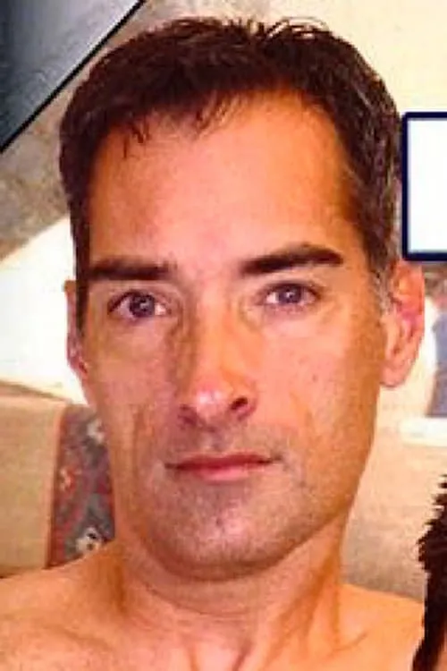 Ryan Foxx ha trabajado con Ethan Cooper en 1 ocasiones